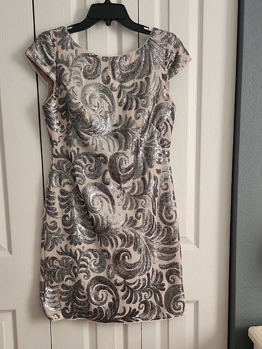 Sparkle Scroll Sequin Cap-Sleeve Cocktail Dress - Pink/Silver
